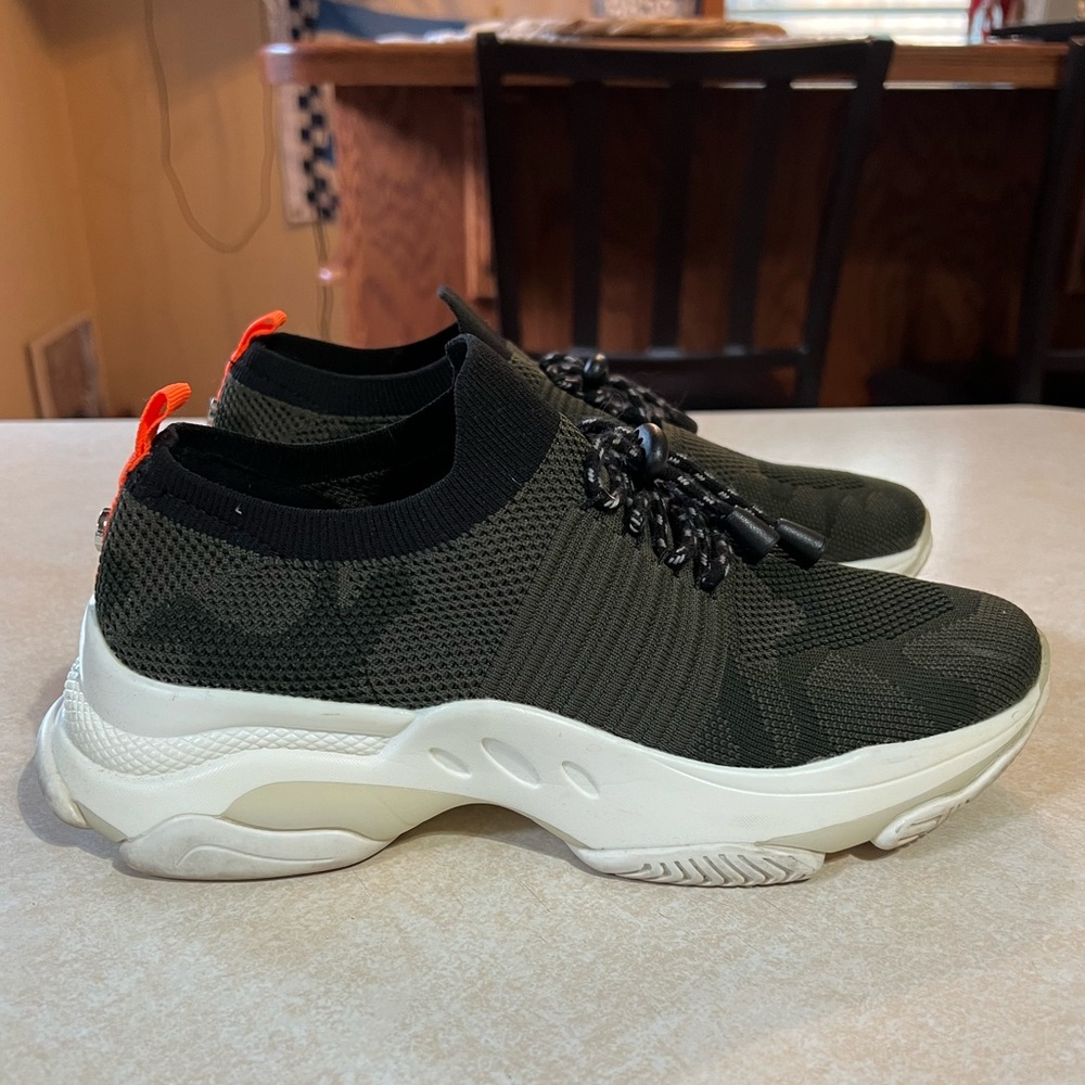 Steve Madden Camo sneakers